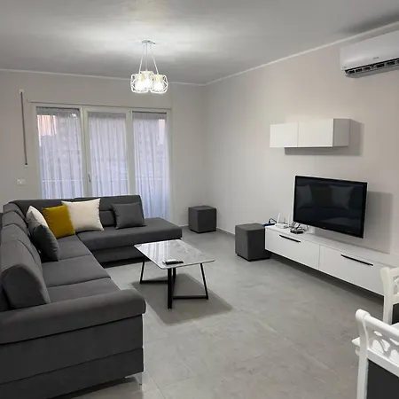 Gray & White Escape - * Shkodra
