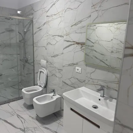 Gray & White Escape - * Shkodra