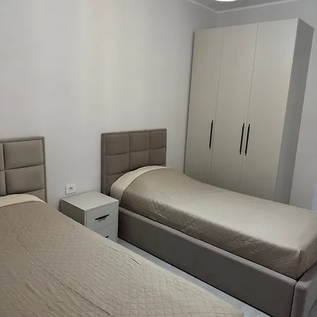 Apartment Gray & White Escape - *