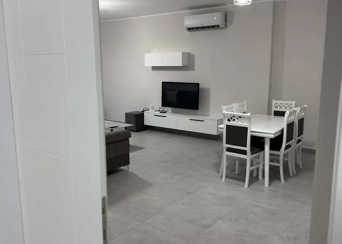 Apartment Gray & White Escape - Shkoder
