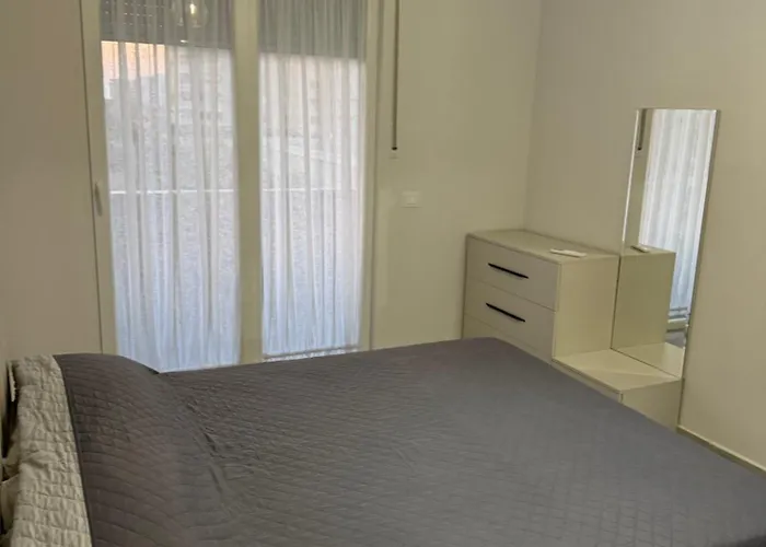 Gray & White Escape - Shkoder